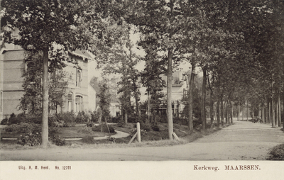 6641 Gezicht in de Kerkweg te Maarssen uit het westen.